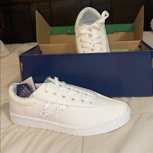 🌼NYLITE CANVAS WHITE/LEOPARD TRETORN🌼 size 7.5